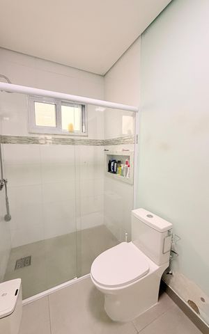 Casa de condomínio para alugar com 400m², 3 quartos e 4 vagasBanheiro da Suíte Master