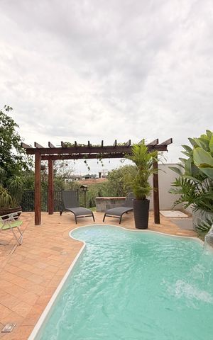 Casa de condomínio para alugar com 400m², 3 quartos e 4 vagasQuintal com piscina