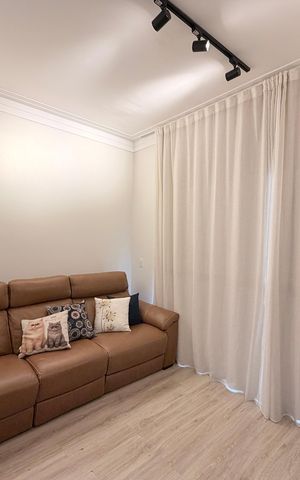Casa de condomínio para alugar com 400m², 3 quartos e 4 vagasSala de TV