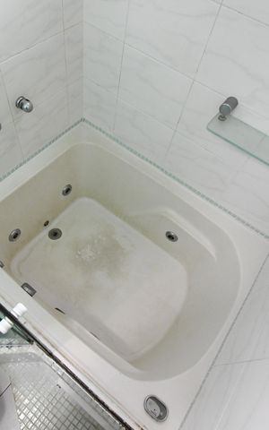 Apartamento à venda com 138m², 3 quartos e 3 vagasBanheiro da Suíte