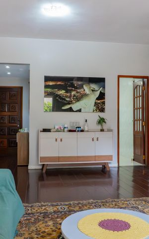 Apartamento à venda com 140m², 4 quartos e 3 vagas Apartamento à venda com 140m², 4 quartos e 3 vagasSala