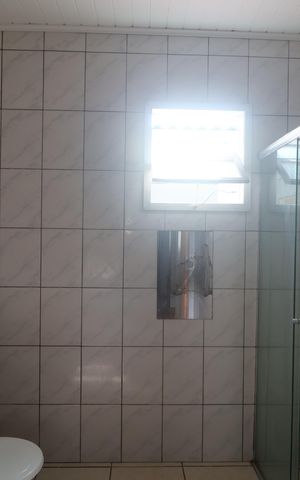 Casa à venda com 85m², 3 quartos e 2 vagasBanheiro