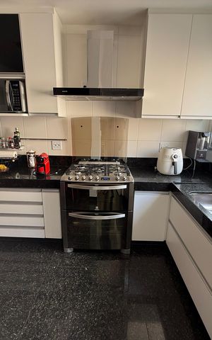 Apartamento à venda com 134m², 3 quartos e 3 vagas Apartamento à venda com 134m², 3 quartos e 3 vagascozinha