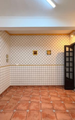 Casa à venda com 140m², 3 quartos e 2 vagas Casa à venda com 140m², 3 quartos e 2 vagasCozinha