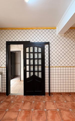 Casa à venda com 140m², 3 quartos e 2 vagas Casa à venda com 140m², 3 quartos e 2 vagasCozinha