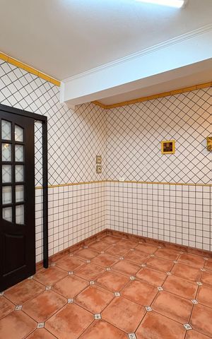 Casa à venda com 140m², 3 quartos e 2 vagas Casa à venda com 140m², 3 quartos e 2 vagasCozinha
