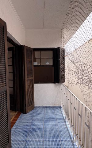 Casa à venda com 140m², 3 quartos e 2 vagas Casa à venda com 140m², 3 quartos e 2 vagasSacada