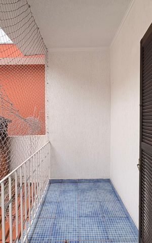 Casa à venda com 140m², 3 quartos e 2 vagas Casa à venda com 140m², 3 quartos e 2 vagasSacada