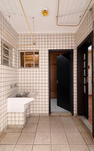 Casa à venda com 140m², 3 quartos e 2 vagas Casa à venda com 140m², 3 quartos e 2 vagasLavanderia