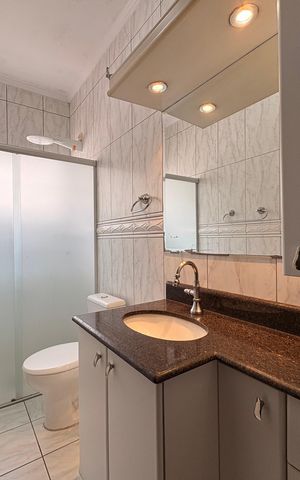 Casa à venda com 140m², 3 quartos e 2 vagas Casa à venda com 140m², 3 quartos e 2 vagasBanheiro