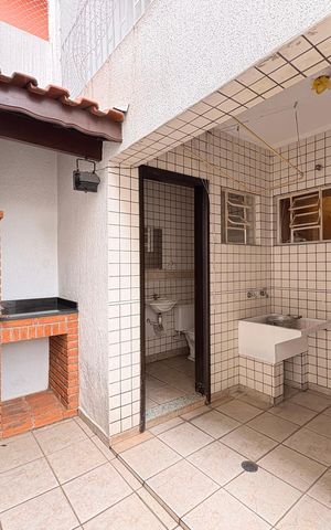 Casa à venda com 140m², 3 quartos e 2 vagas Casa à venda com 140m², 3 quartos e 2 vagasLavanderia
