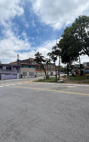 Casa à venda com 170m², 3 quartos e 2 vagas Casa à venda com 170m², 3 quartos e 2 vagasVista da Rua