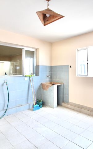 Casa à venda com 170m², 3 quartos e 2 vagas Casa à venda com 170m², 3 quartos e 2 vagasÁrea de Serviço
