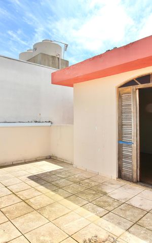 Casa à venda com 170m², 3 quartos e 2 vagas Casa à venda com 170m², 3 quartos e 2 vagasVaranda