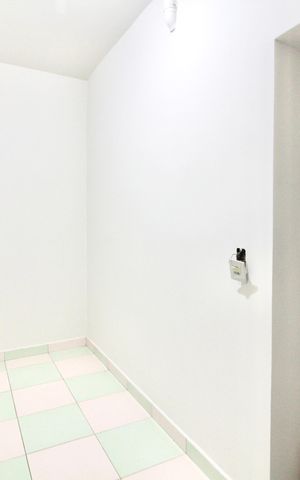 Casa à venda com 170m², 3 quartos e 2 vagas Casa à venda com 170m², 3 quartos e 2 vagasCloset