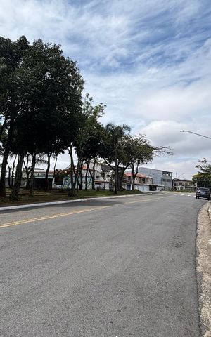 Casa à venda com 170m², 3 quartos e 2 vagas Casa à venda com 170m², 3 quartos e 2 vagasVista da Rua