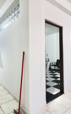 Casa à venda com 170m², 3 quartos e 2 vagas Casa à venda com 170m², 3 quartos e 2 vagasÁrea de Serviço