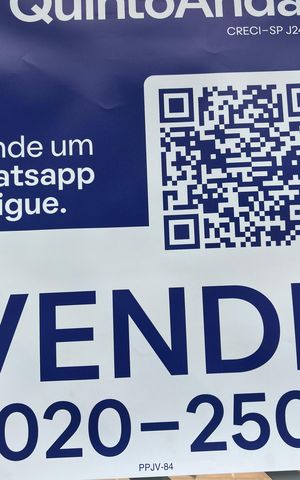 Casa à venda com 170m², 3 quartos e 2 vagas Casa à venda com 170m², 3 quartos e 2 vagasFachada