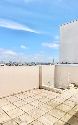 Casa à venda com 170m², 3 quartos e 2 vagas Casa à venda com 170m², 3 quartos e 2 vagasVaranda