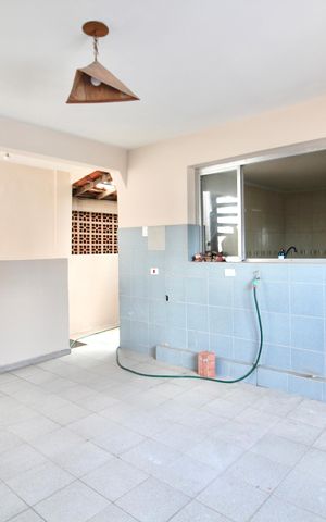 Casa à venda com 170m², 3 quartos e 2 vagas Casa à venda com 170m², 3 quartos e 2 vagasÁrea de Serviço