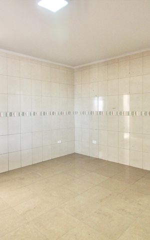 Casa à venda com 170m², 3 quartos e 2 vagas Casa à venda com 170m², 3 quartos e 2 vagasCozinha