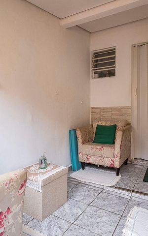 Casa à venda com 130m², 3 quartos e 1 vaga Casa à venda com 130m², 3 quartos e 1 vagaEdícula - Sala
