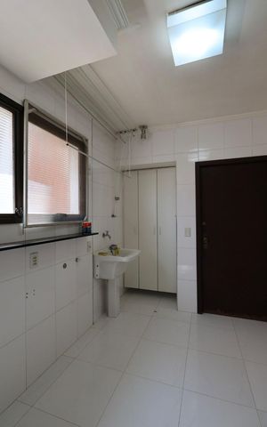 Apartamento para alugar com 120m², 3 quartos e 1 vagaÁrea de Serviço