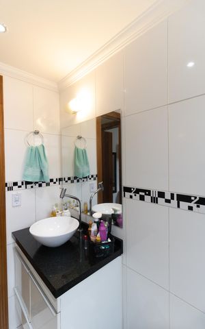 Apartamento à venda com 58m², 2 quartos e 1 vaga Apartamento à venda com 58m², 2 quartos e 1 vagaBanheiro