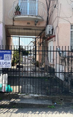 Casa para alugar com 67m², 2 quartos e sem vagaFachada + placa