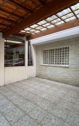 Casa para alugar com 100m², 3 quartos e 2 vagas
