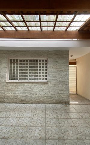 Casa para alugar com 100m², 3 quartos e 2 vagas