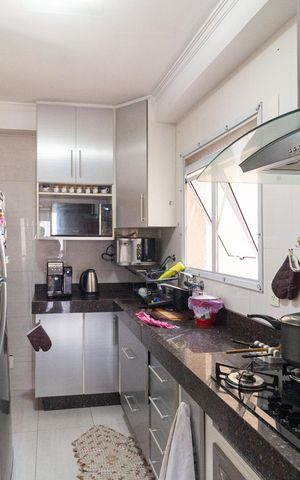 Apartamento para alugar com 90m², 3 quartos e 2 vagas Apartamento para alugar com 90m², 3 quartos e 2 vagasCozinha e área de serviço