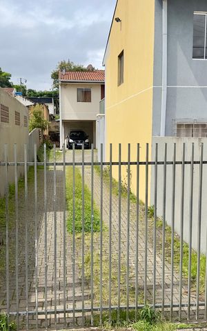 Casa para alugar com 60m², 3 quartos e 1 vaga Casa para alugar com 60m², 3 quartos e 1 vagaFachada