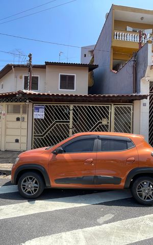 Casa à venda com 250m², 3 quartos e 2 vagas Casa à venda com 250m², 3 quartos e 2 vagasFachada + Placa