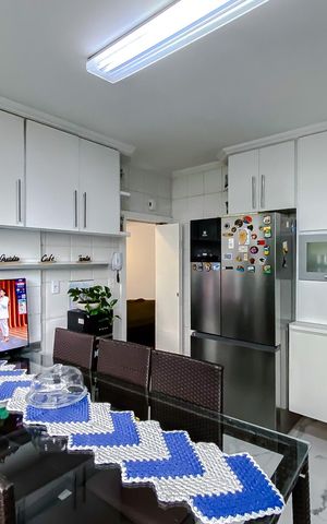 Apartamento à venda com 180m², 3 quartos e 1 vaga Apartamento à venda com 180m², 3 quartos e 1 vagaCozinha
