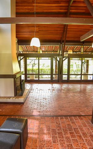 Casa de condomínio para alugar com 500m², 4 quartos e 2 vagasÁrea comum - Salão de festas