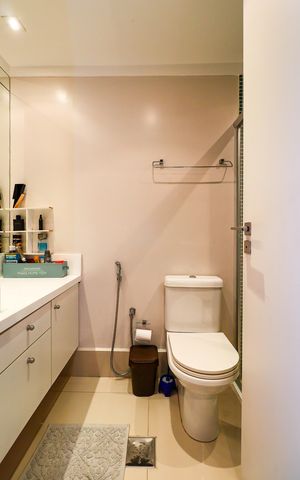 Apartamento à venda com 310m², 4 quartos e 5 vagas Apartamento à venda com 310m², 4 quartos e 5 vagasBanheiro da suíte 2
