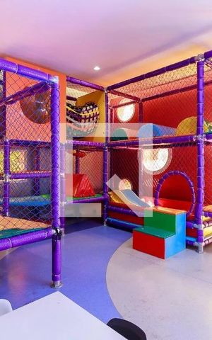 Apartamento à venda com 153m², 4 quartos e 3 vagas Apartamento à venda com 153m², 4 quartos e 3 vagasÁrea Comum