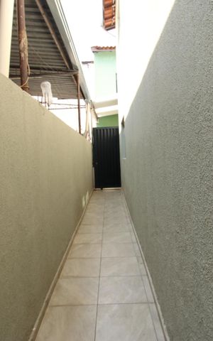 Casa para alugar com 90m², 2 quartos e 1 vagaCorredor