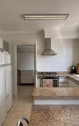 Apartamento para alugar com 180m², 5 quartos e 2 vagasCozinha