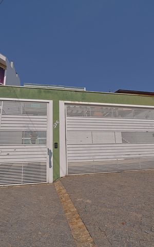 Casa de condomínio à venda com 60m², 2 quartos e 1 vagaFachada