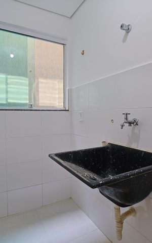Casa de condomínio à venda com 60m², 2 quartos e 1 vagaÁrea de Serviço