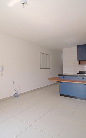 Casa de condomínio à venda com 60m², 2 quartos e 1 vagaSala