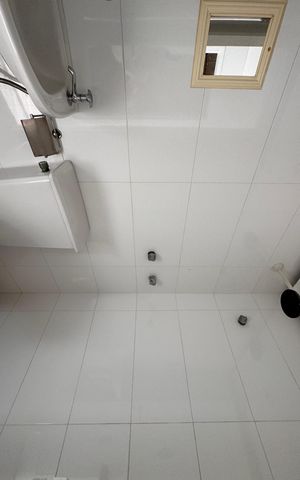 Apartamento à venda com 123m², 3 quartos e 3 vagas Apartamento à venda com 123m², 3 quartos e 3 vagasCozinha e Área de Serviço - Banheiro