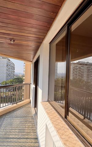 Apartamento à venda com 123m², 3 quartos e 3 vagas Apartamento à venda com 123m², 3 quartos e 3 vagasSuíte - Varanda