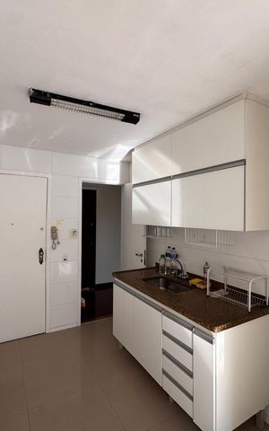 Apartamento à venda com 123m², 3 quartos e 3 vagas Apartamento à venda com 123m², 3 quartos e 3 vagasCozinha e Área de Serviço