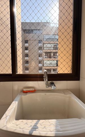 Apartamento à venda com 123m², 3 quartos e 3 vagas Apartamento à venda com 123m², 3 quartos e 3 vagasCozinha e Área de Serviço