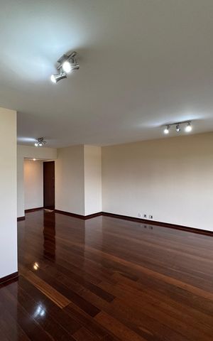 Apartamento à venda com 123m², 3 quartos e 3 vagas Apartamento à venda com 123m², 3 quartos e 3 vagasSala
