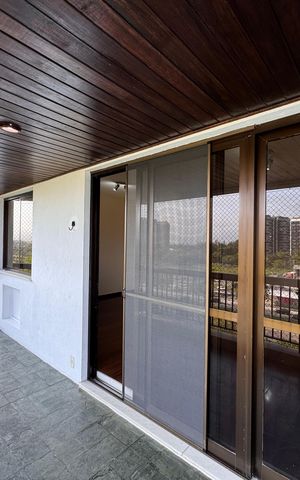 Apartamento à venda com 123m², 3 quartos e 3 vagas Apartamento à venda com 123m², 3 quartos e 3 vagasVaranda