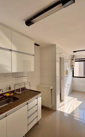 Apartamento à venda com 123m², 3 quartos e 3 vagas Apartamento à venda com 123m², 3 quartos e 3 vagasCozinha e Área de Serviço